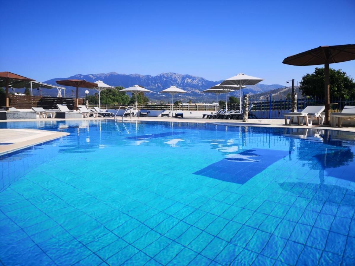 Golden Sun Lejlighedshotel Tigaki Eksteriør billede
